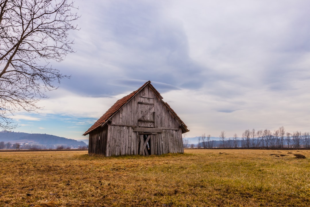 Photo Neglected building